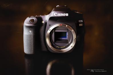 DustinAbbott.net là một trang web nổi tiếng về nhiếp ảnh. Nếu bạn đang quan tâm đến máy ảnh Canon EOS 80D, đừng bỏ qua đánh giá của họ. Với cảm biến CMOS 24.2 megapixels và tính năng quay video Full HD, 80D là một sự lựa chọn thông minh cho mọi tình huống nhiếp ảnh.