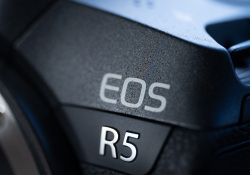EOS-R5-Product-2