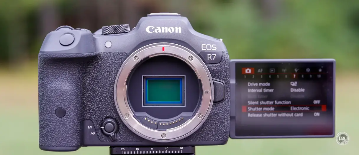 Hands-on with Canon's EOS R7 APS-C mirrorless camera: Digital