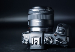 Canon-EOS-R-3