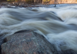 Tamron Handholding-1.jpg