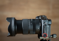10-Lens-Hood