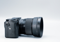 07-Lens-Hood