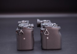 05-Battery-and-Grip-1