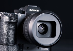07-Lens-Hood